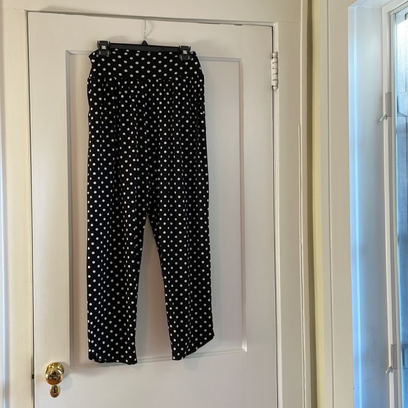 Black and white polka dot pull on pants. NWT. size L - Picture 6 of 6